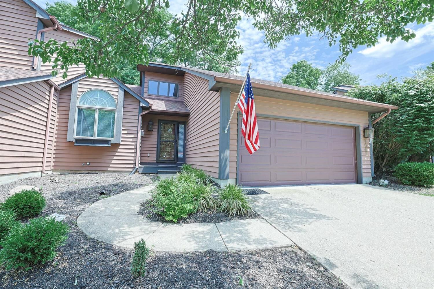 Property Photo:  1047 Golfview Road  OH 45042 