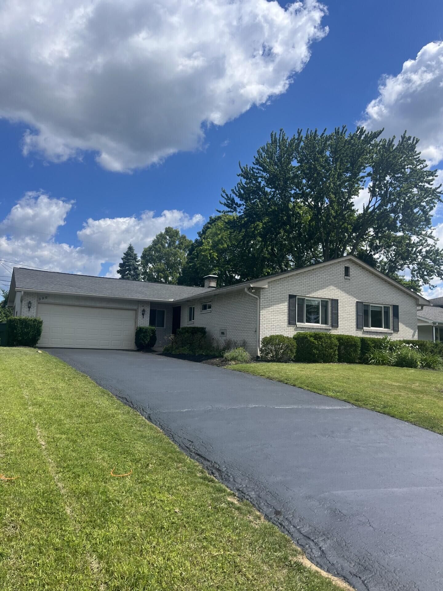Property Photo:  996 Kenwood Lane  OH 43220 