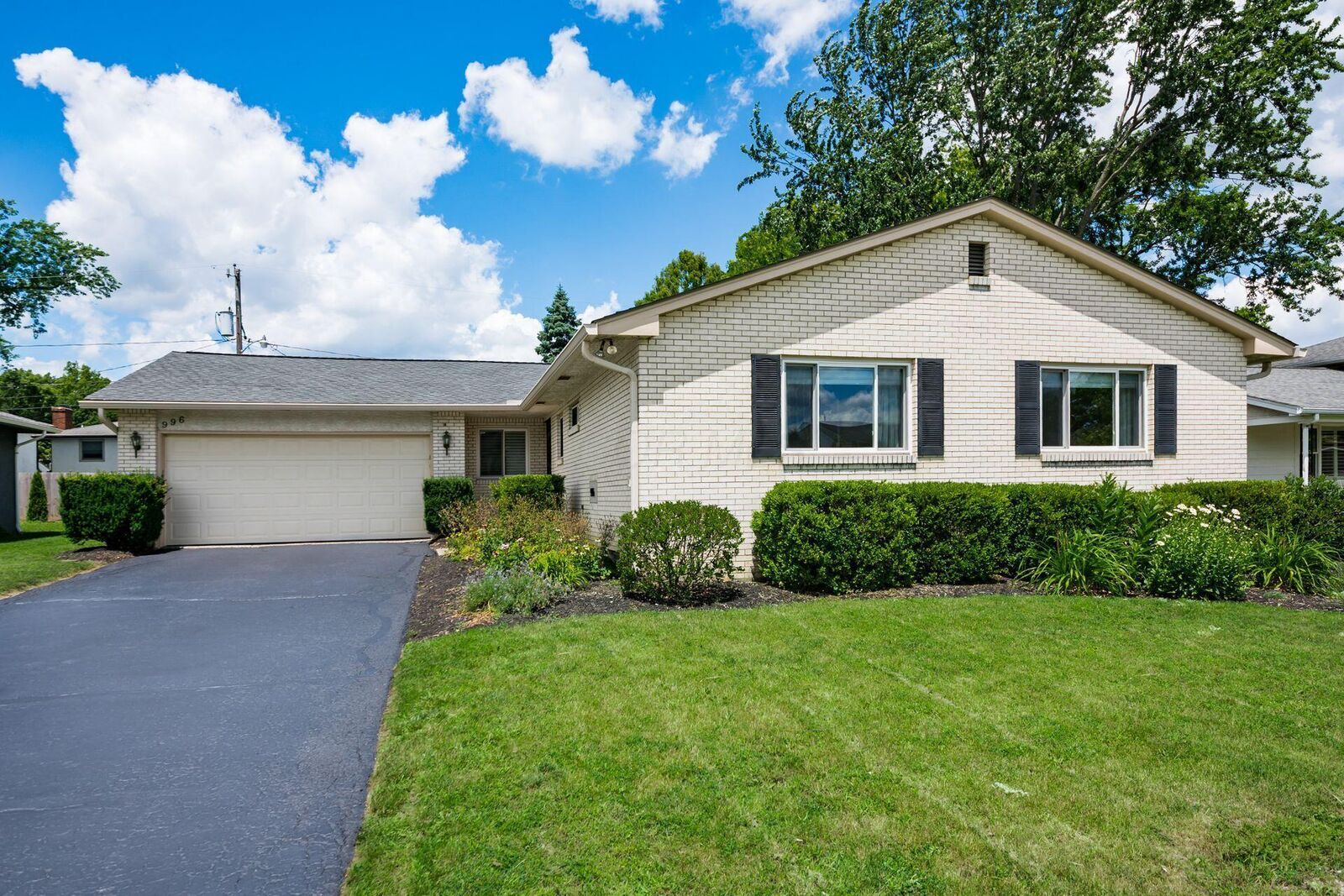 Property Photo:  996 Kenwood Lane  OH 43220 