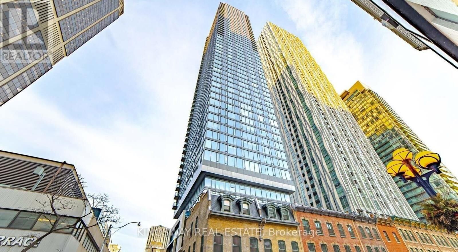 Property Photo:  8 Cumberland Street 3601  ON M4W 0B6 