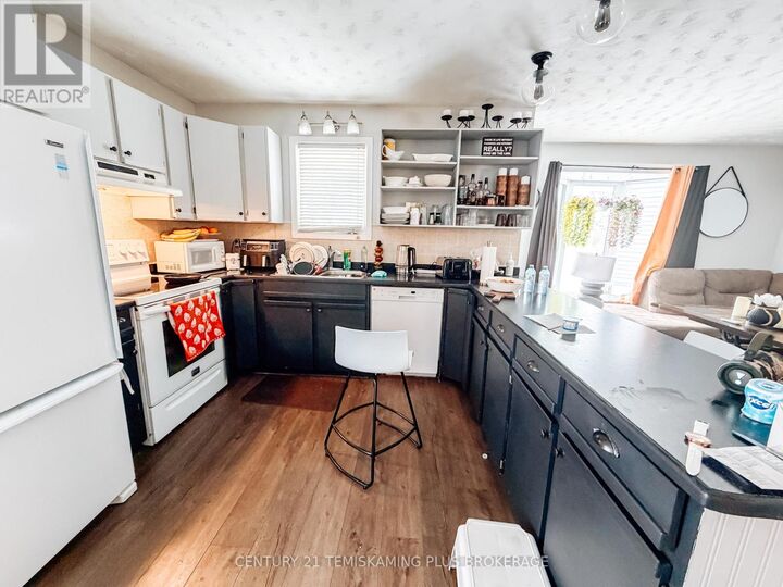 Property Photo:  162 Rebecca Street  ON P0J 1P0 