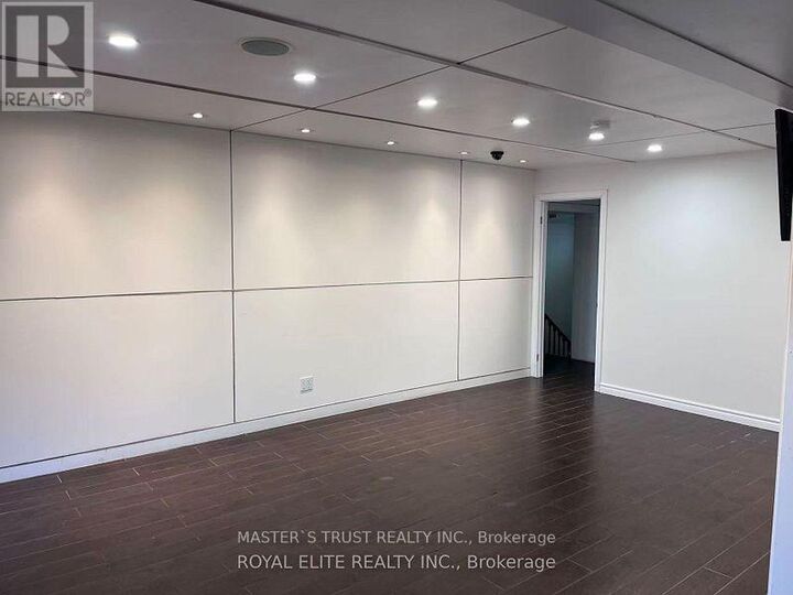 Property Photo:  89 Finch Ave East Avenue  ON M2N 4R4 