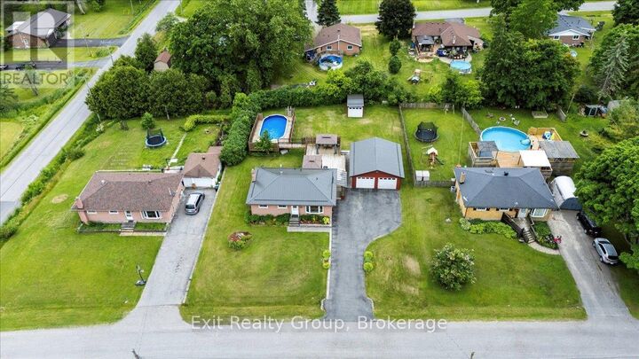 Property Photo:  29 Barry Road  ON K8V 0M3 