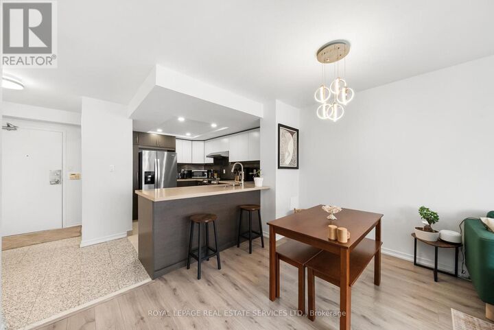 Property Photo:  5785 Yonge Street 601  ON M2M 4J2 