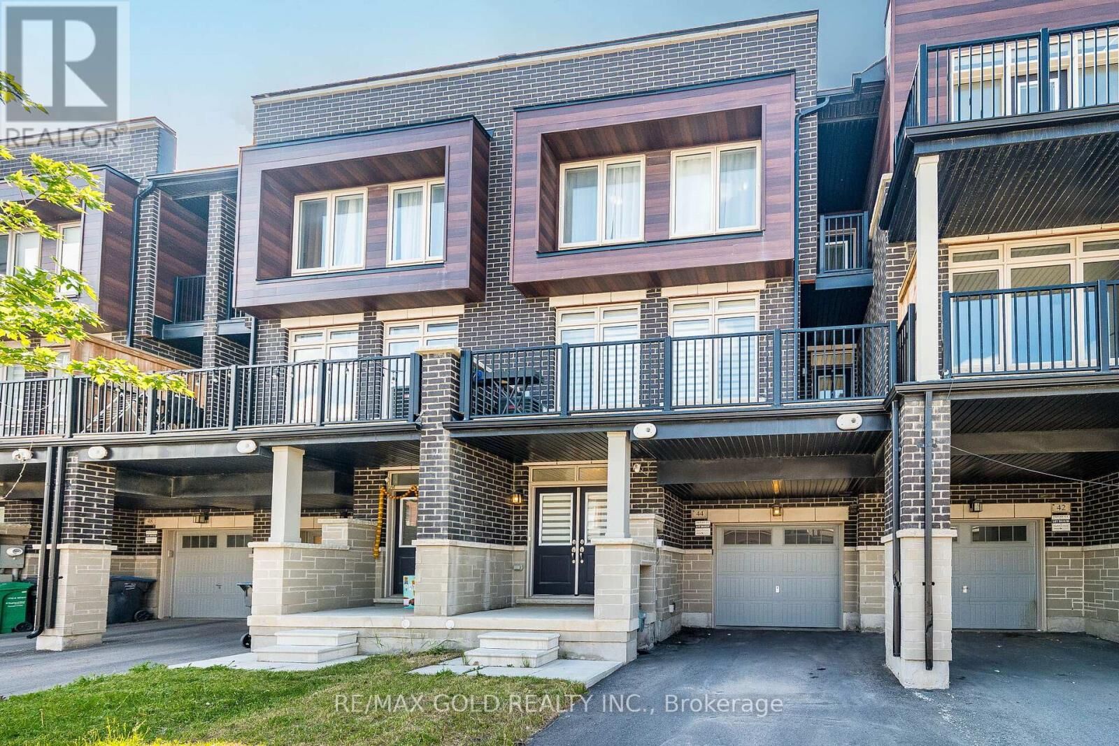 Property Photo:  44 Donald Ficht Crescent  ON L7A 5H6 