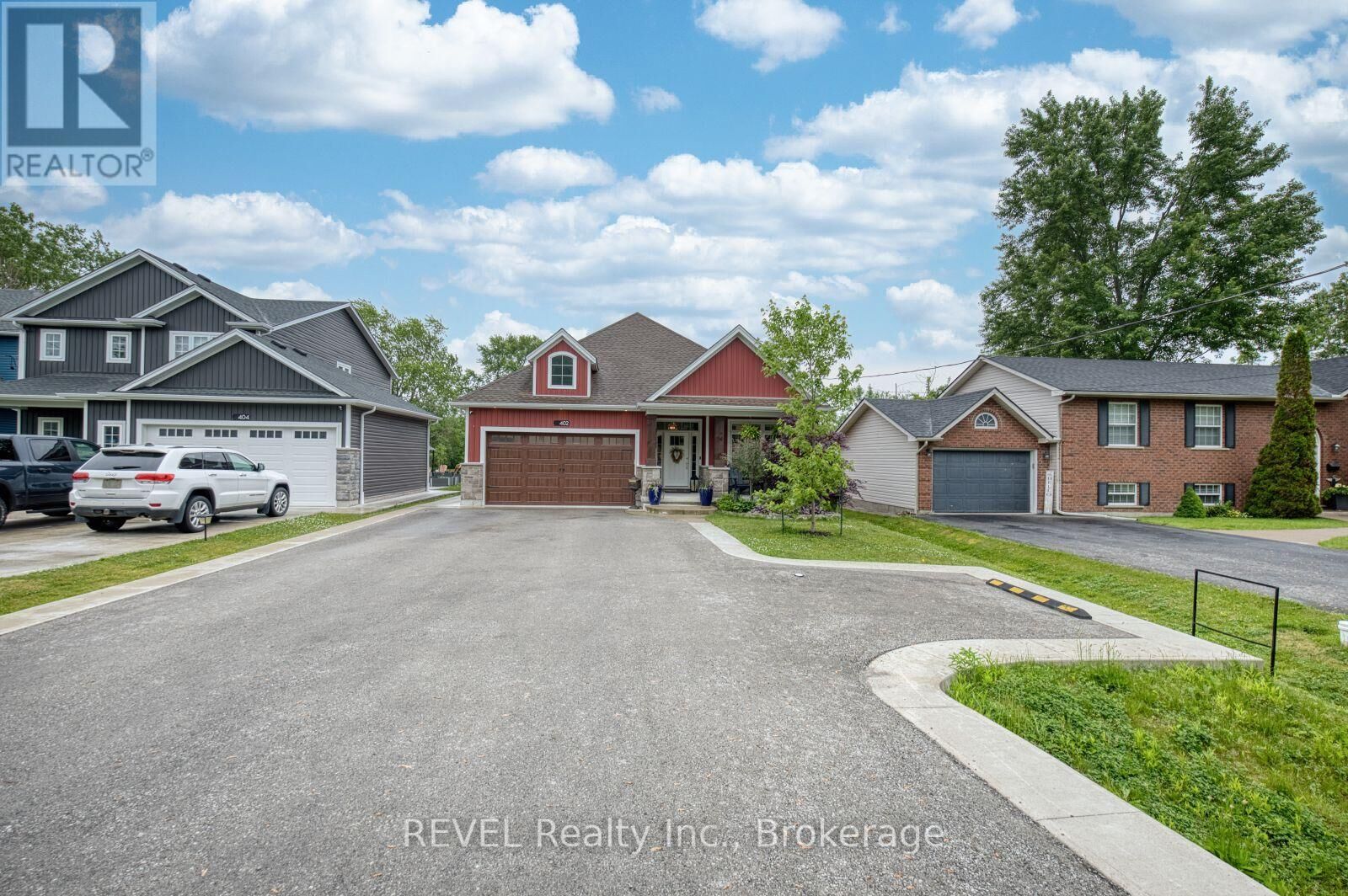 Property Photo:  402 Washington Road  ON L2A 4K4 
