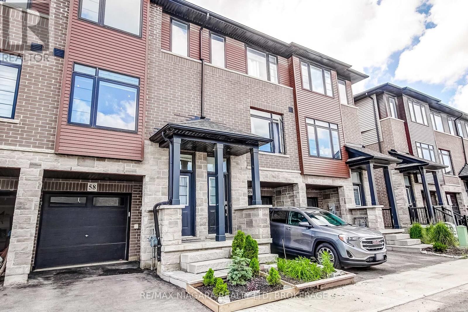 Property Photo:  461 Blackburn Drive 58  ON N3T 6S8 