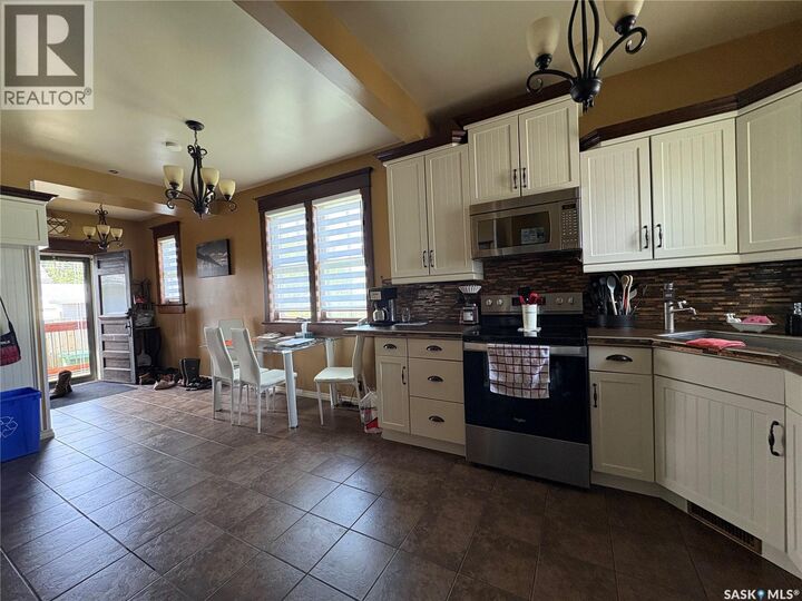 Property Photo:  138 First Avenue N  SK S3N 1J8 