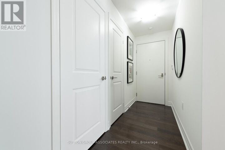 Property Photo:  8 The Esplanade Avenue 3212  ON M5E 0A6 