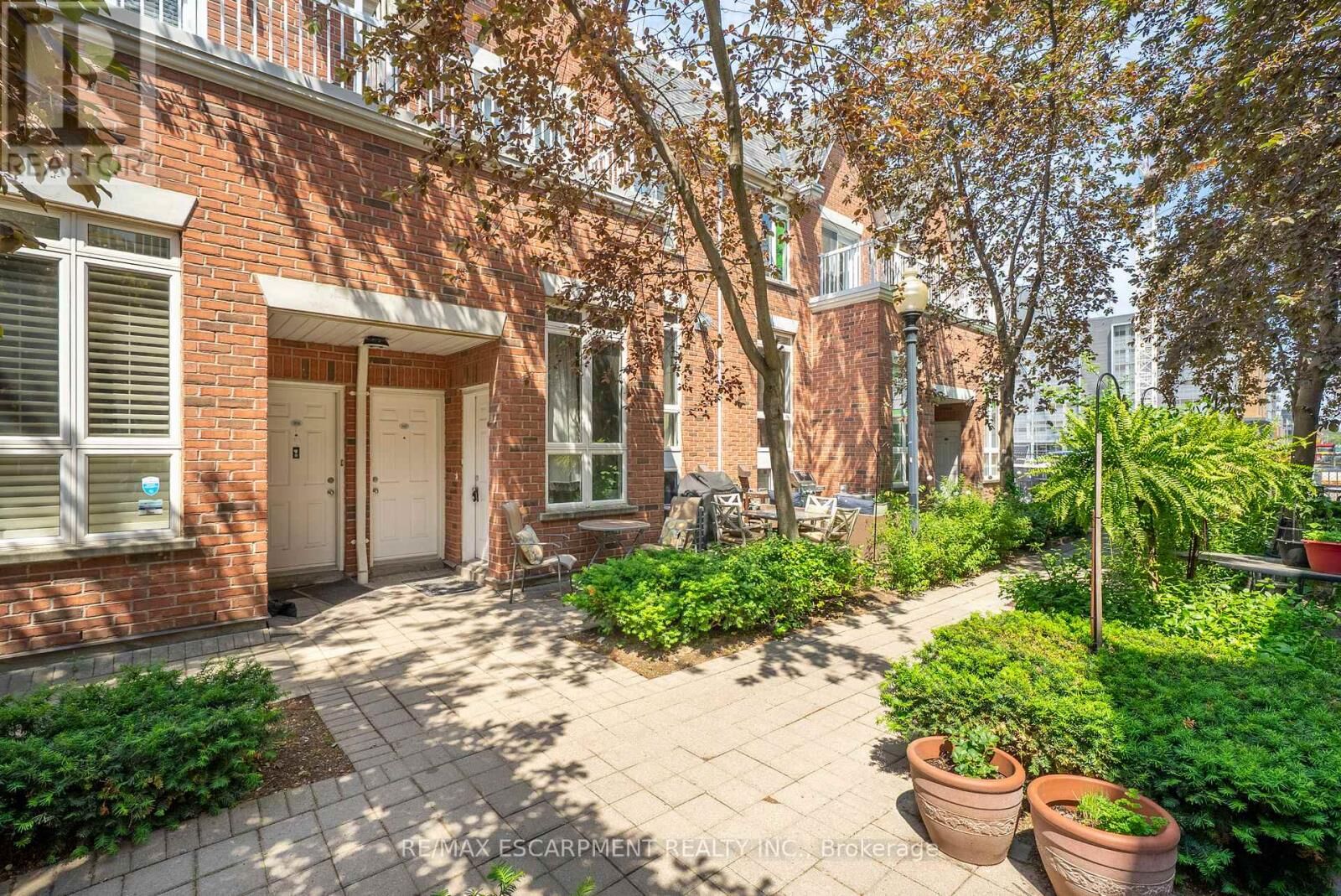 Property Photo: 12 Sudbury Street 1808 ON M6J 3W7