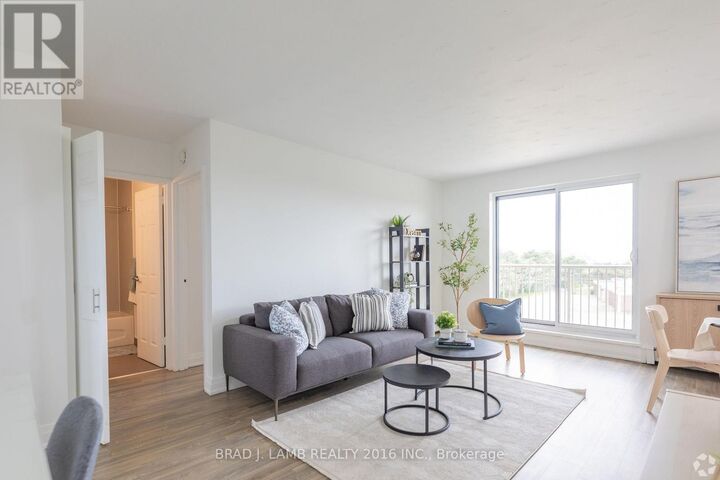 Property Photo: 718 Lawrence Road East 304 ON L8K 1Z6