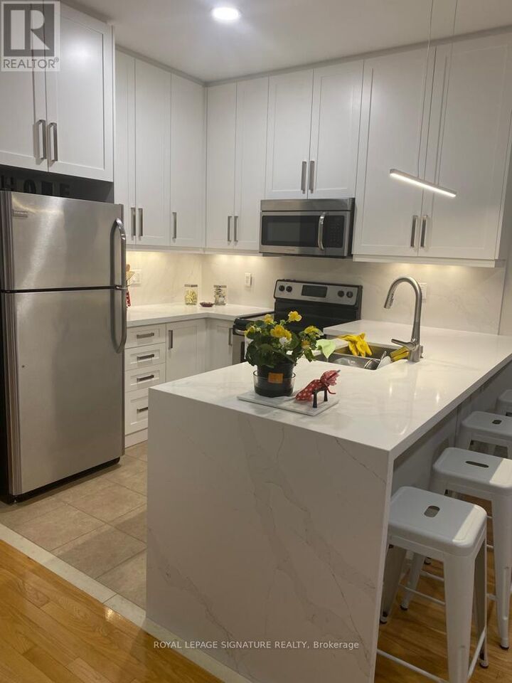 Property Photo:  656 Asleton Boulevard  ON L9T 8K4 