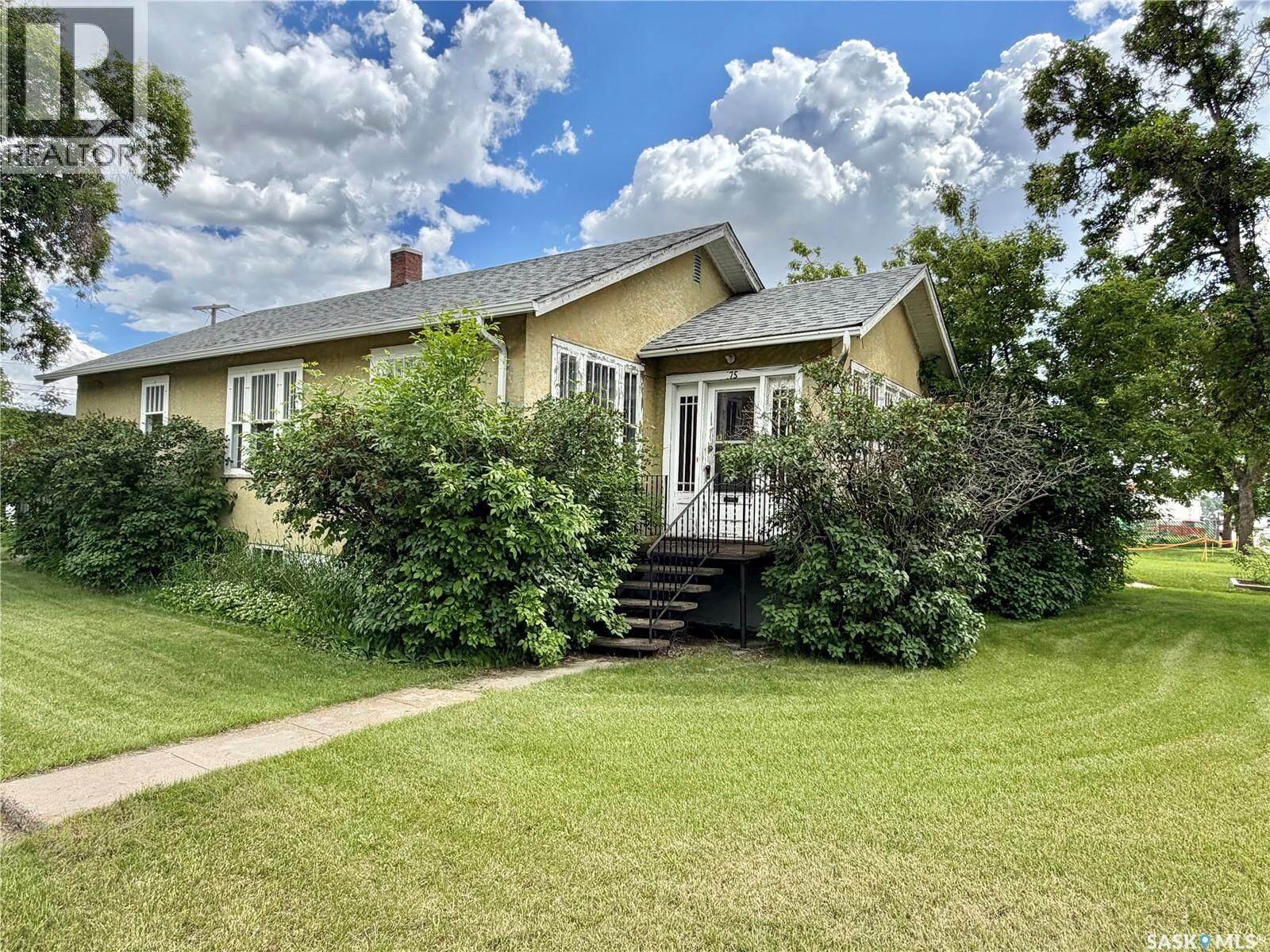 Property Photo:  175 5th Avenue NW  SK S9H 0W3 