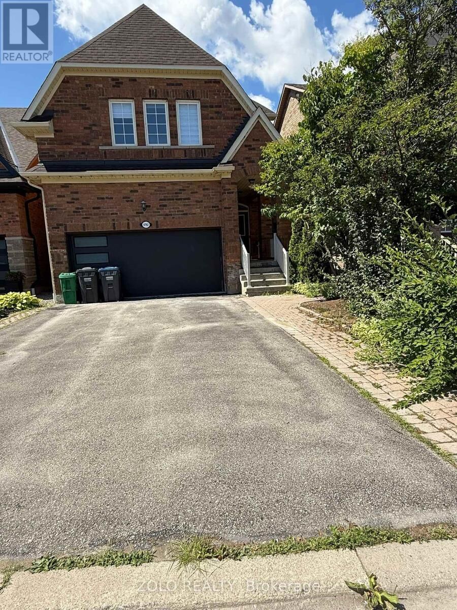 Property Photo:  Glasshill Grove  ON L5M 7R5 