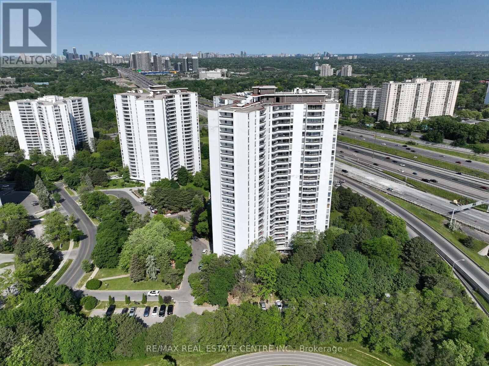 Property Photo:  50 Graydon Hall Drive 802  ON M3A 3A5 