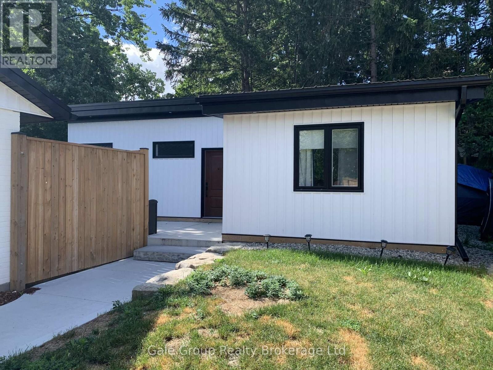 Property Photo:  77 North Park Crescent B  ON N4S 7M1 