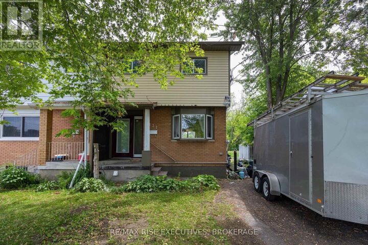 Property Photo: 137 Ford Street ON K7K 4Z7