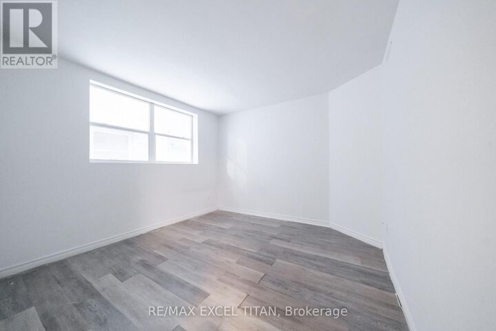 Property Photo:  414 Jarvis Street G4  ON M4Y 3C2 
