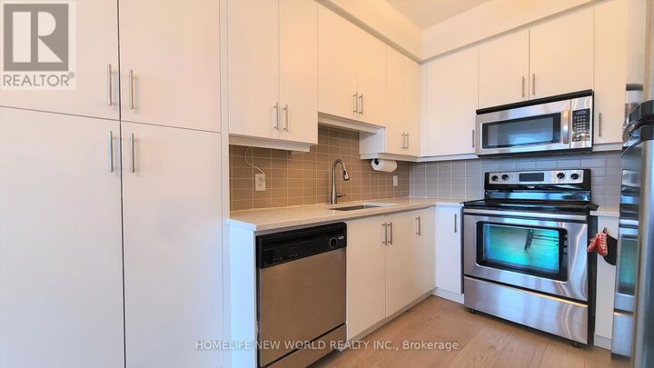 Property Photo:  1 Hurontario Street 505  ON L5G 3G8 