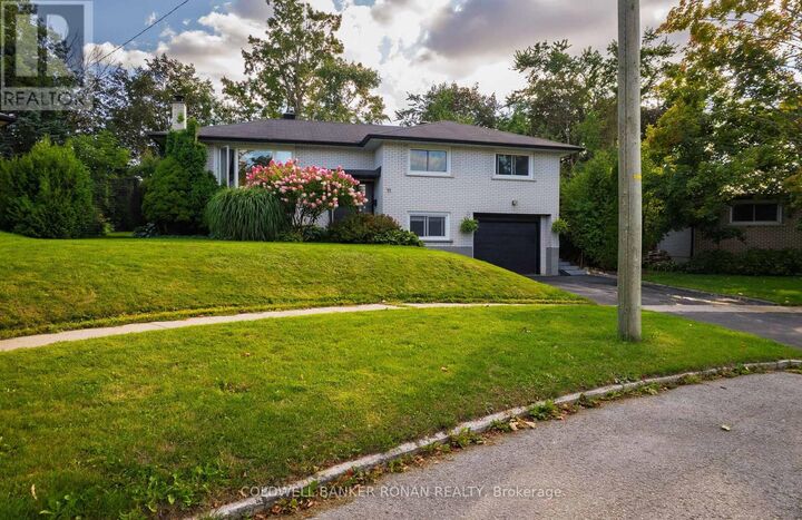 Property Photo: 11 Pratt Road ON L4M 2K9