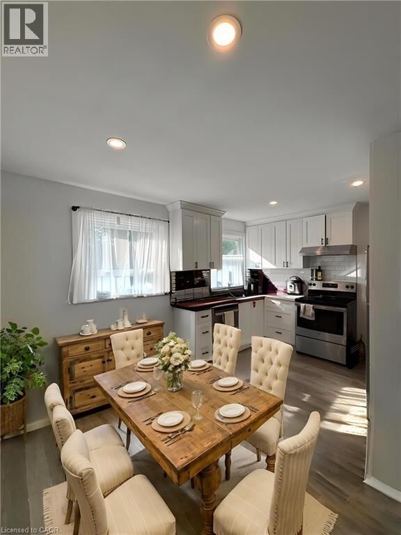 Property Photo:  148 Bishop Street South  ON N3H 2L1 