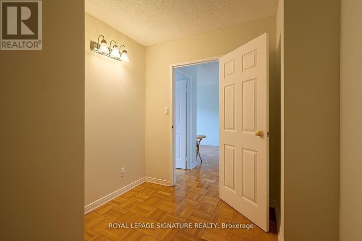Property Photo:  990 Avenue Road 107  ON M5P 2K8 