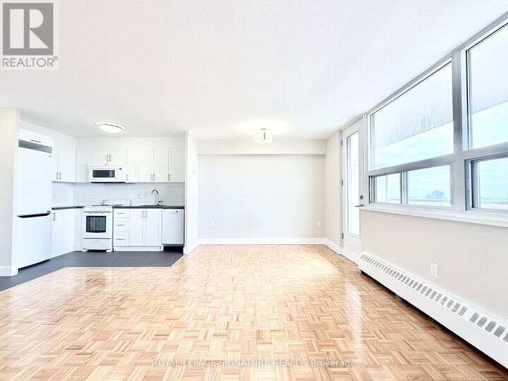 Property Photo: 1500 Bathurst Street 1103 ON M5P 3L3