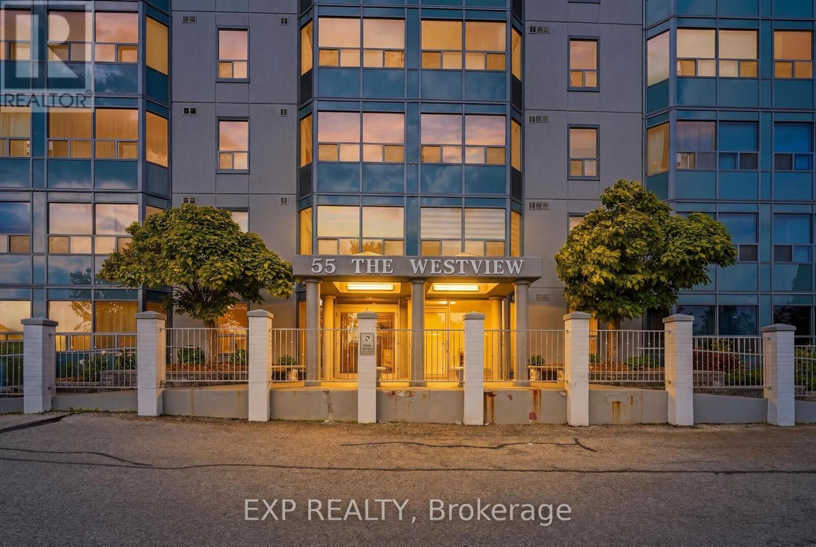 Property Photo: 55 Green Valley Drive 1012 ON N2P 1Z6