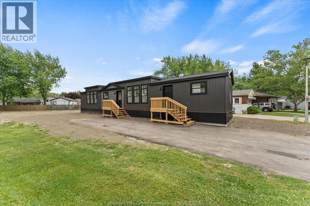 Property Photo:  14 Dana  ON N8M 1Y9 