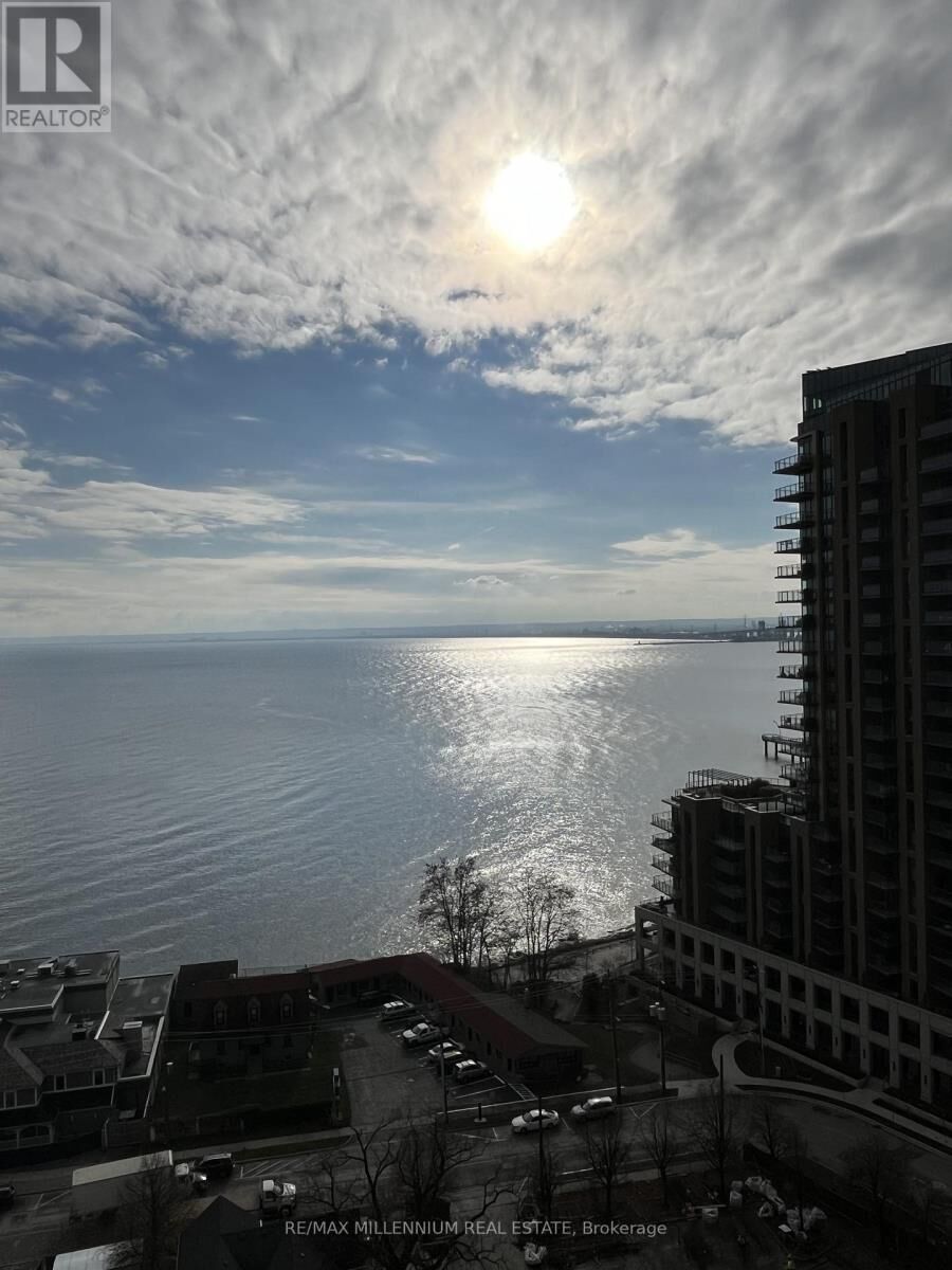 Property Photo:  370 Martha Street 1608  ON L7R 0G9 