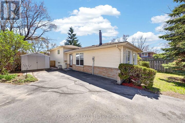 Property Photo: 1089 Pinewood Place ON K7P 1K9