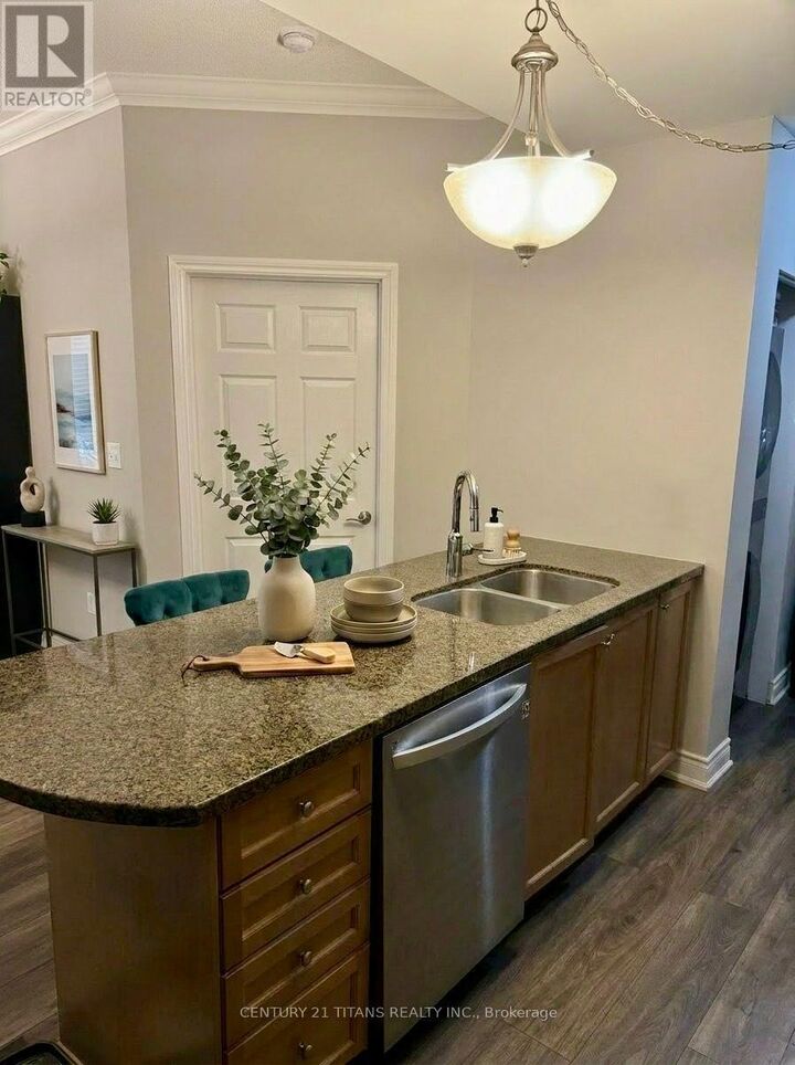 Property Photo:  12 Rean Drive 214  ON M2K 3C6 