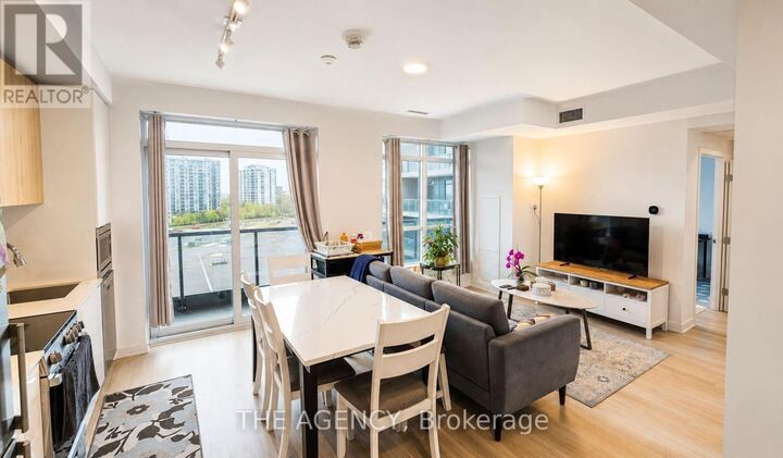 Property Photo:  30 Upper Mall Way A622  ON L4J 0L7 