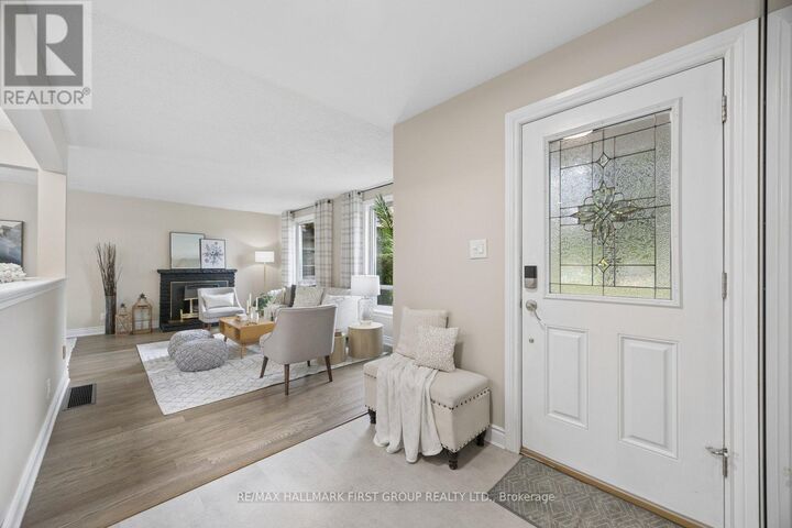 Property Photo:  861 Boxworth Place  ON L1W 2K9 