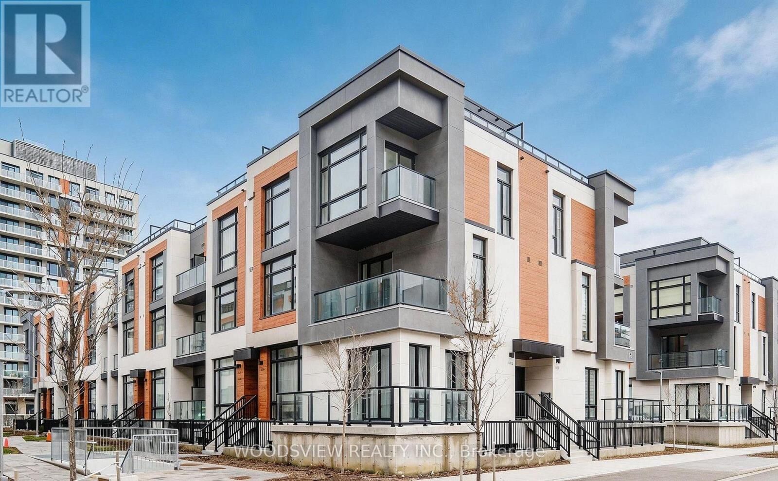 Property Photo:  12 David Eyer Road Th 1120  ON L4S 1M4 