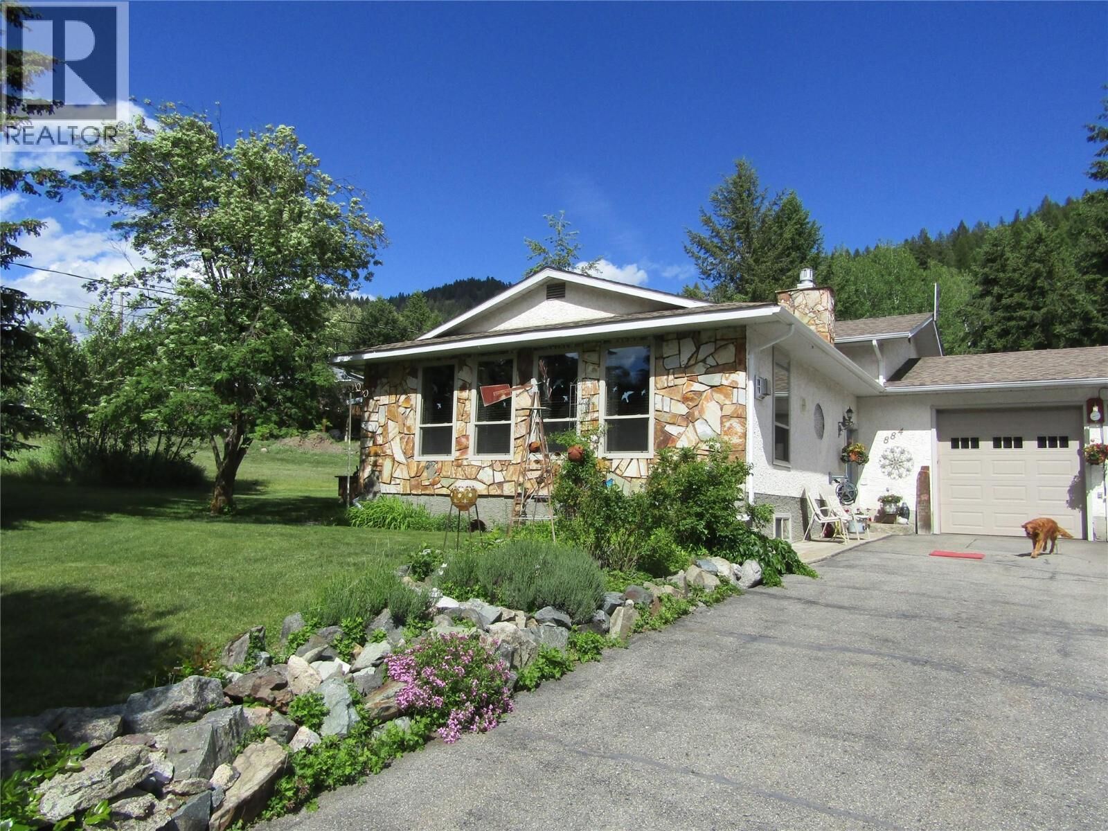 Property Photo:  884 Strathmore Avenue  BC V0H 1J0 