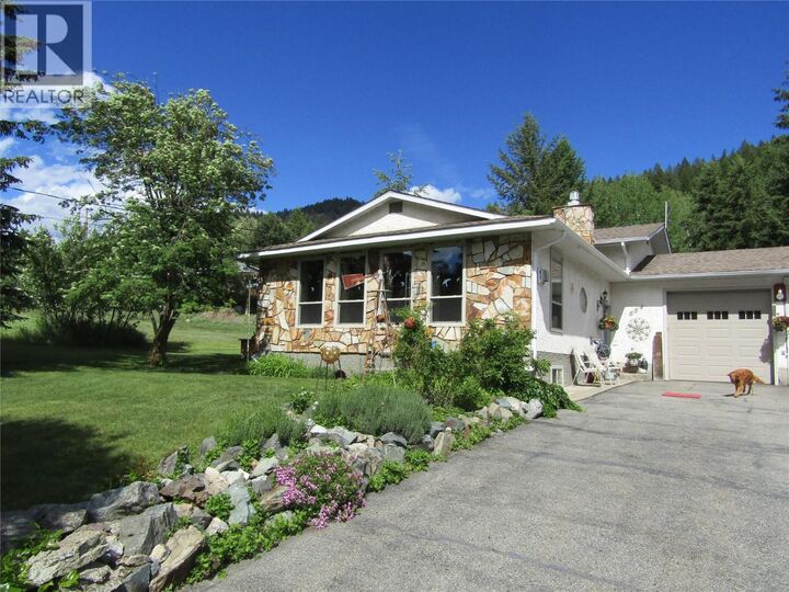 884 Strathmore Avenue — photo 1