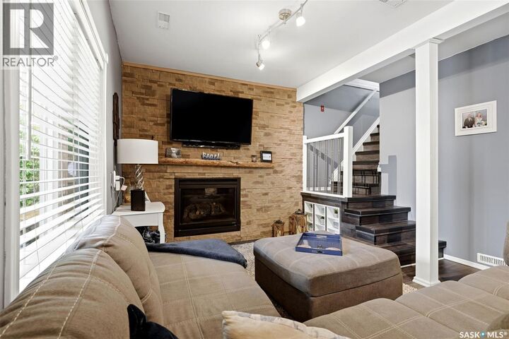 Property Photo:  1207 5th Avenue  SK S0G 4C0 