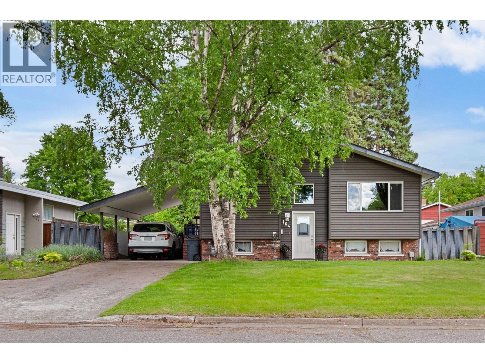 Property Photo: 104 Aitken Crescent BC V2L 4N1