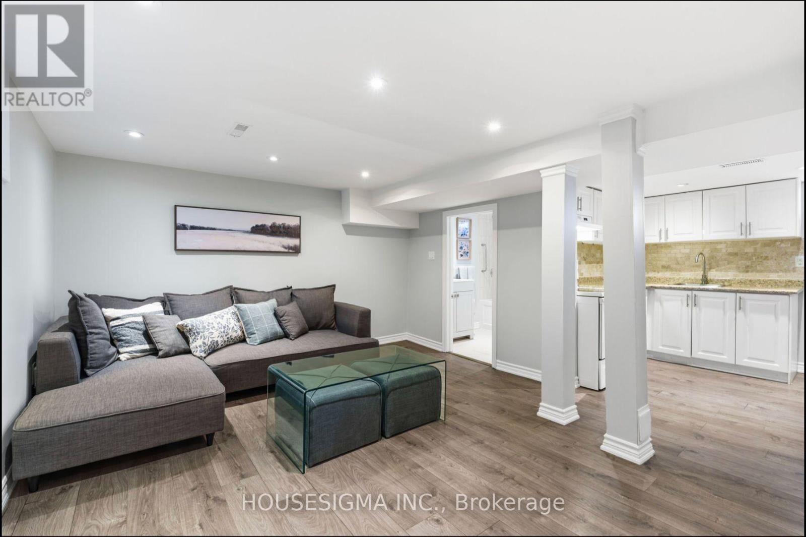 Property Photo:  158 Patterson Street Lower  ON L3Y 4Y8 