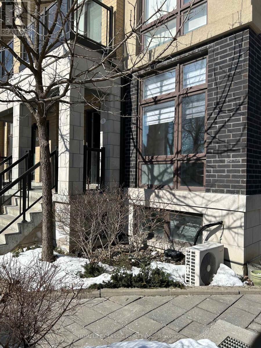 Property Photo: 11 Eldora Avenue 9 ON M2M 0B5