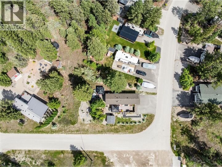 Property Photo:  5478 93/95 Highway 3  BC V0B 1L2 