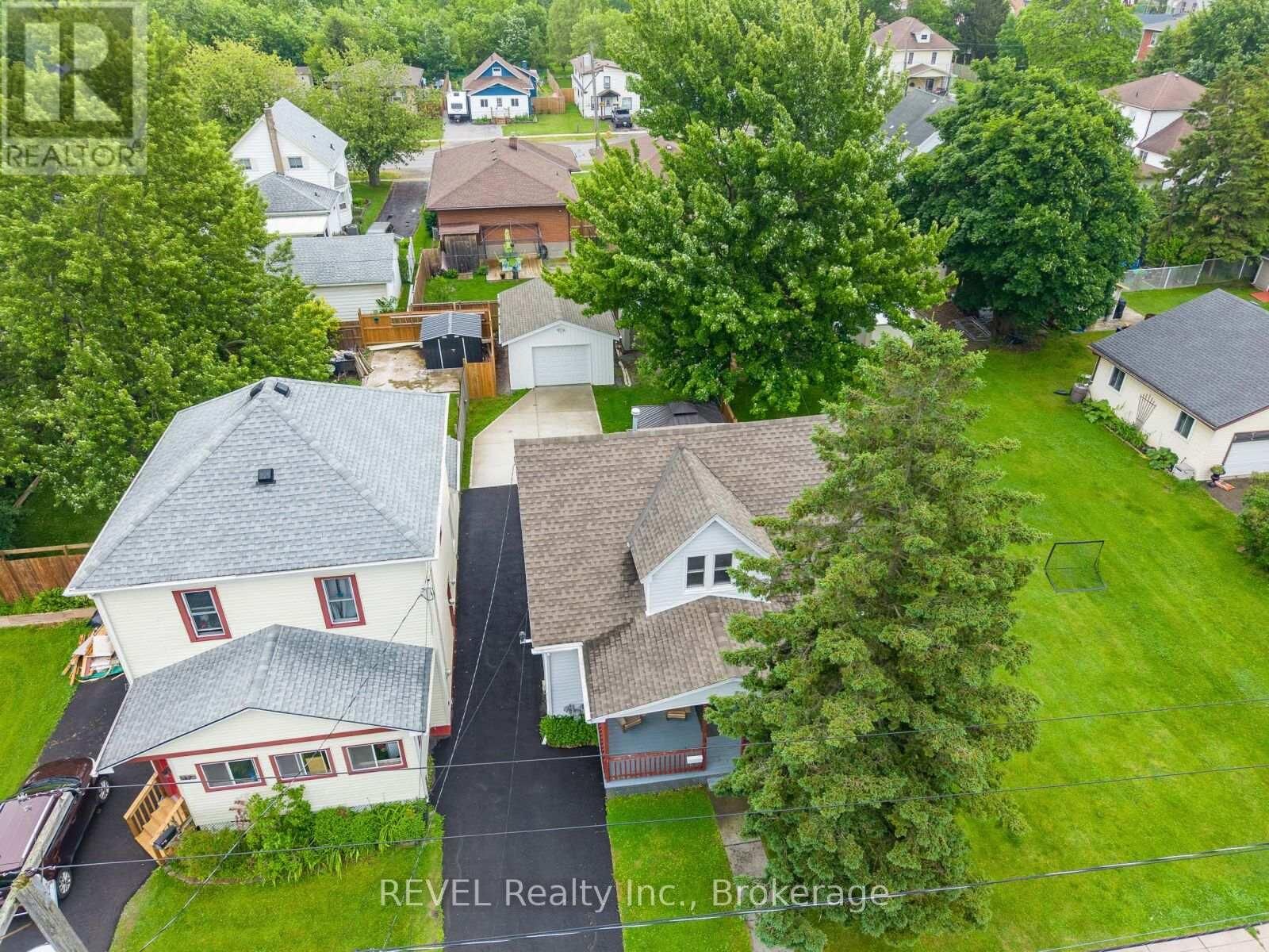Property Photo:  35 Humboldt Parkway  ON L3K 2H1 