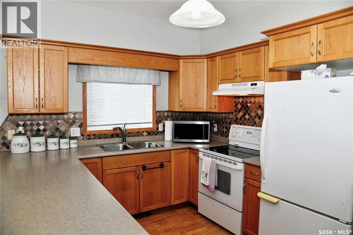 Property Photo: 413 Crystal Crescent SK S0K 0A1