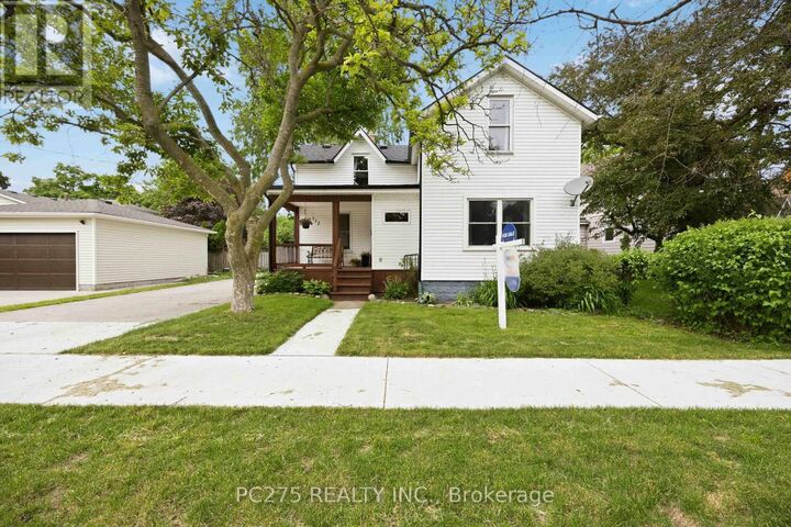 Property Photo:  112 Essex Street  ON N7T 4R7 
