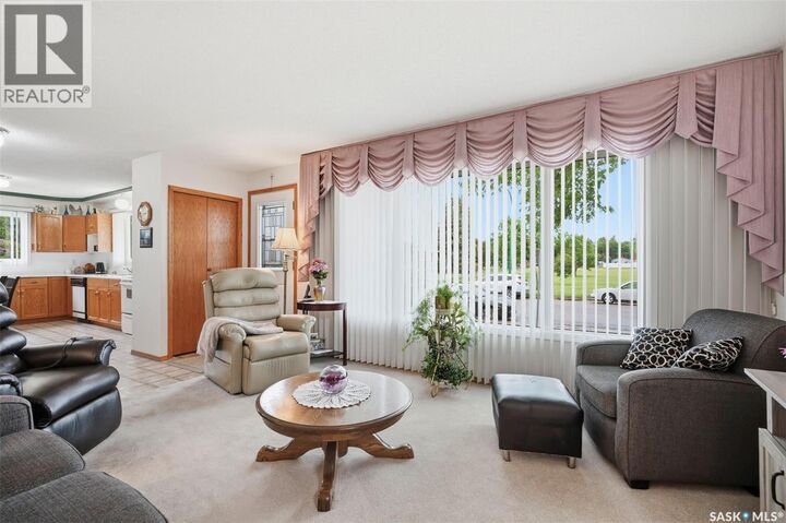 Property Photo: 1019 McMillan Avenue SK S7L 2T9