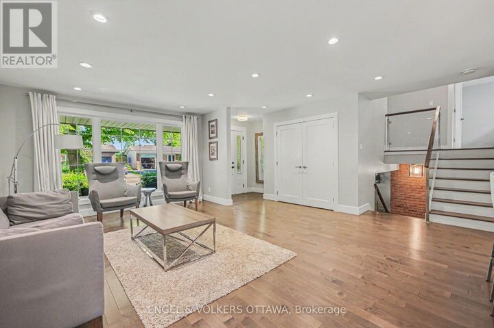 Property Photo:  1299 Alloway Crescent  ON K1K 3Y9 