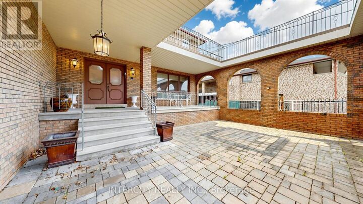 Property Photo: 76 Spruce Avenue ON L4C 6W1
