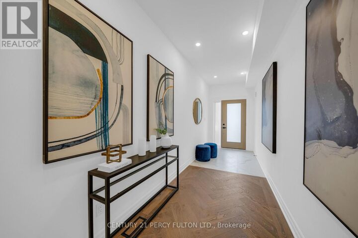 Property Photo:  6636 Clock Court 10  ON L5W 1N2 