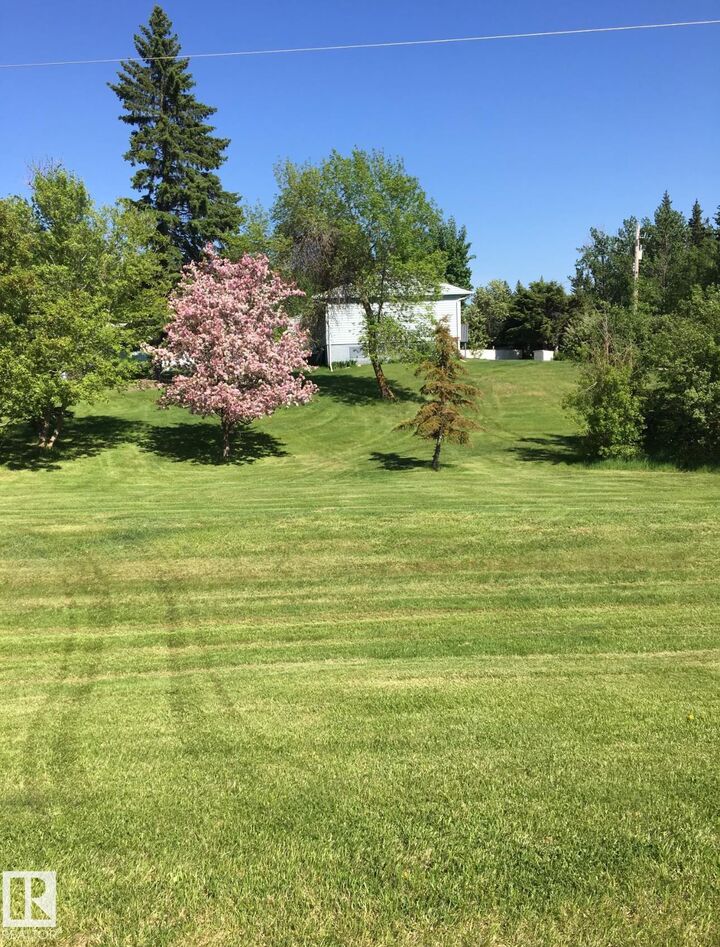 Property Photo: 22559 Wye Road 499 AB T8B 1J7